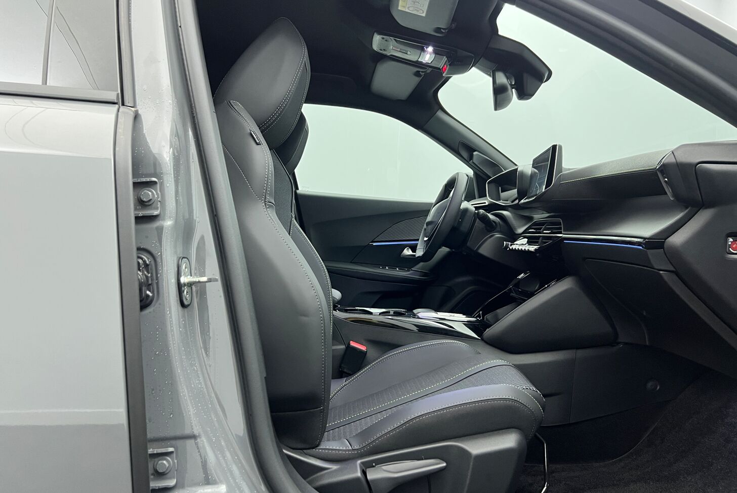 PEUGEOT 2008 SUV Hybride Essence