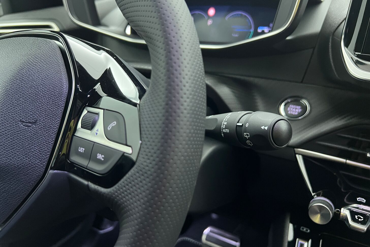 PEUGEOT 2008 SUV Hybride Essence