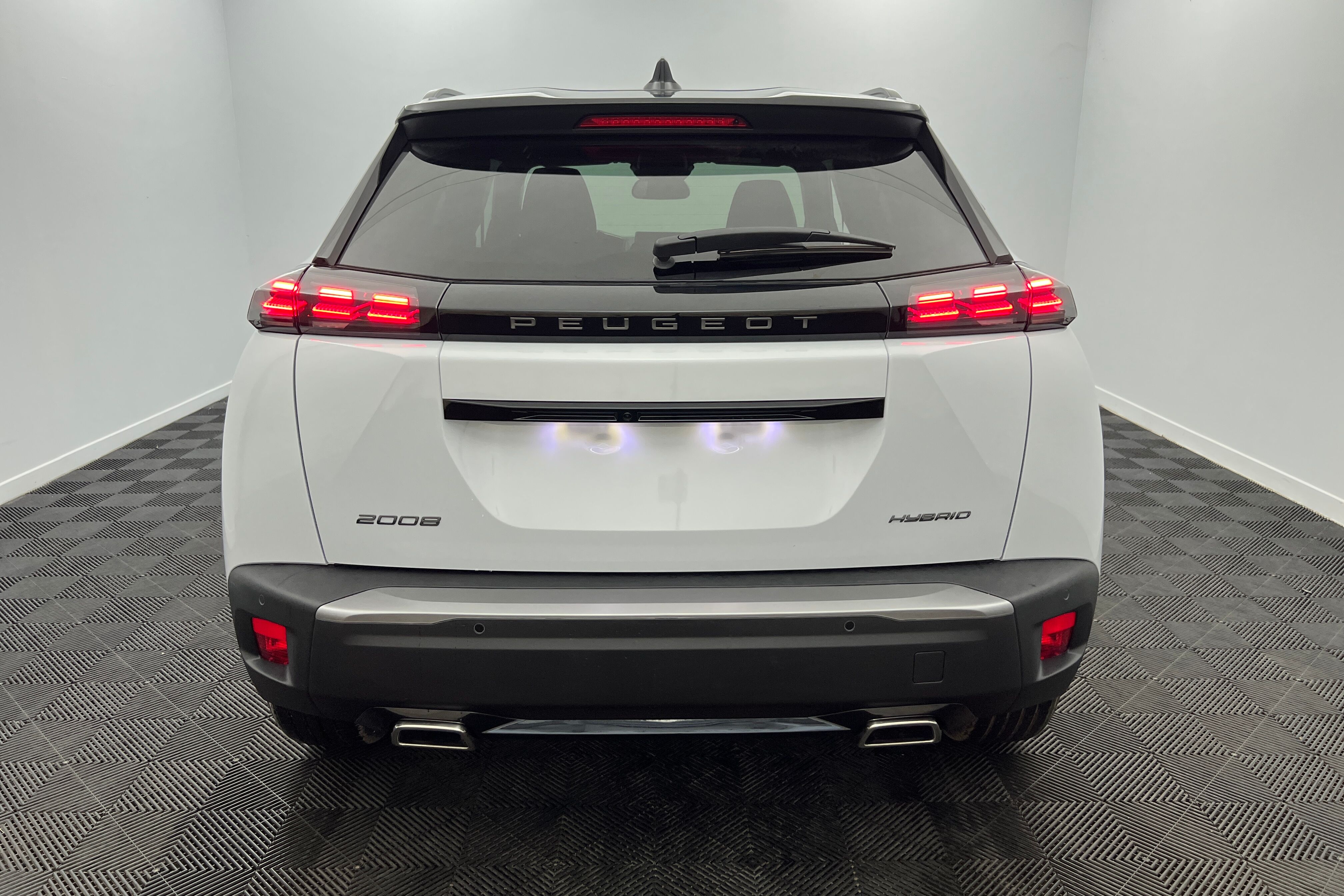 PEUGEOT 2008 SUV Hybride — photo 5