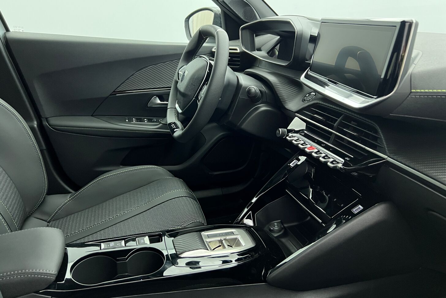 PEUGEOT 2008 SUV Hybride Essence