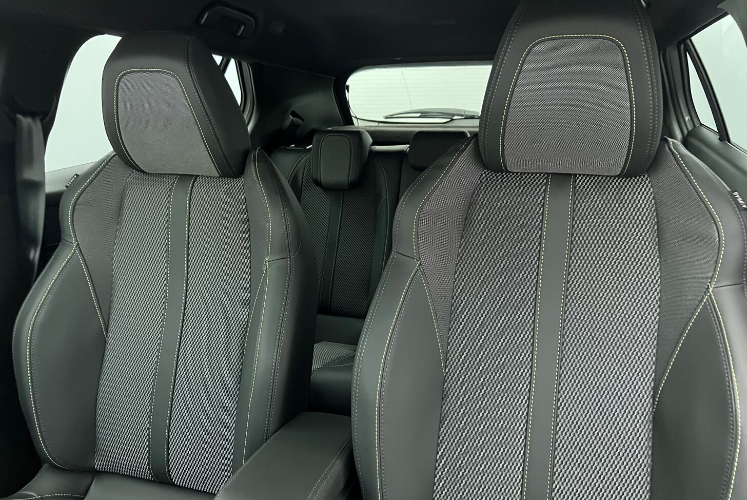 PEUGEOT 2008 SUV Hybride Essence