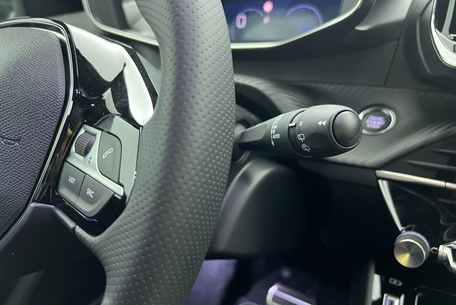 PEUGEOT 2008 SUV Hybride Essence