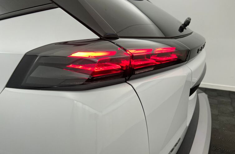 PEUGEOT 2008 SUV Hybride Essence