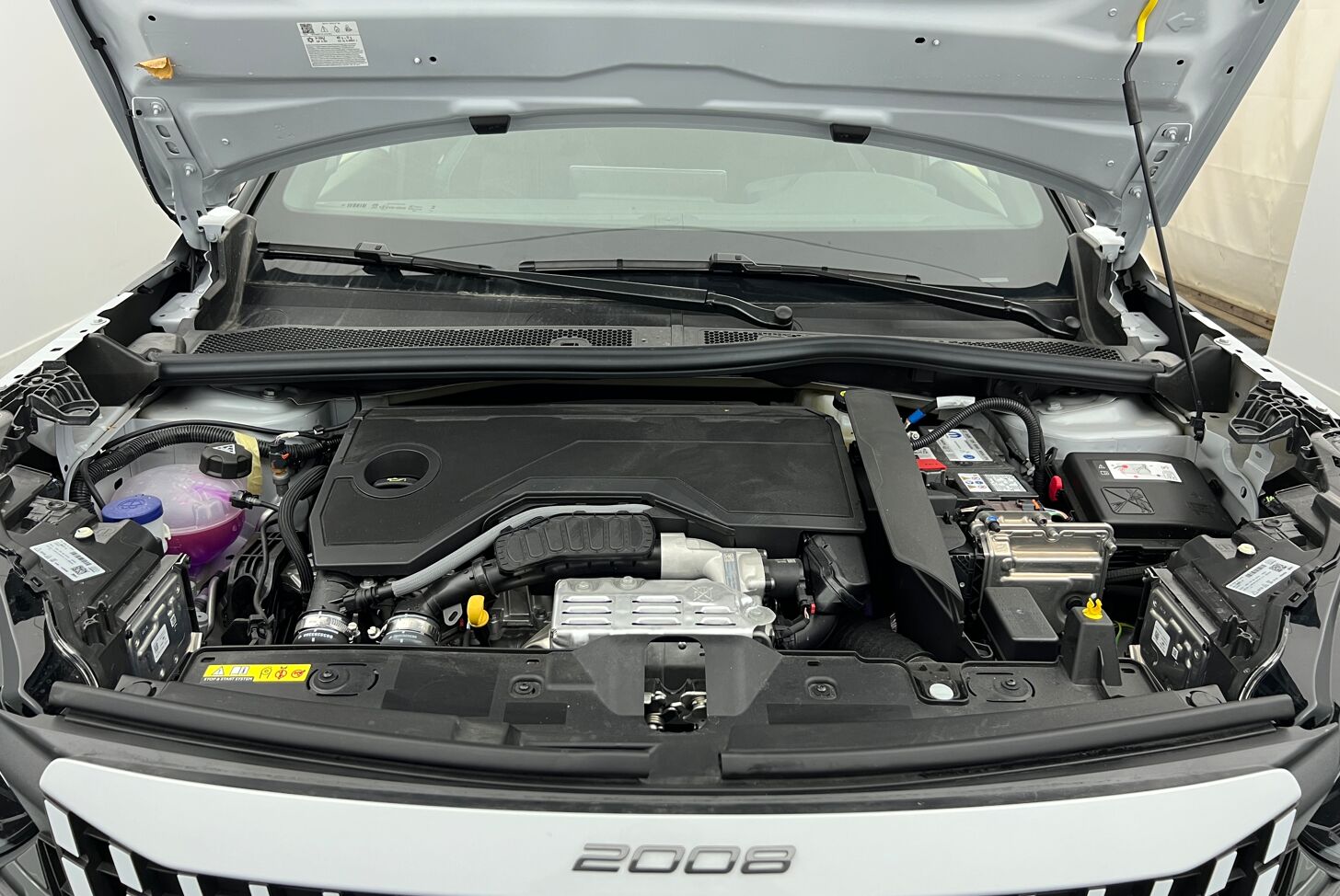 PEUGEOT 2008 SUV Hybride Essence