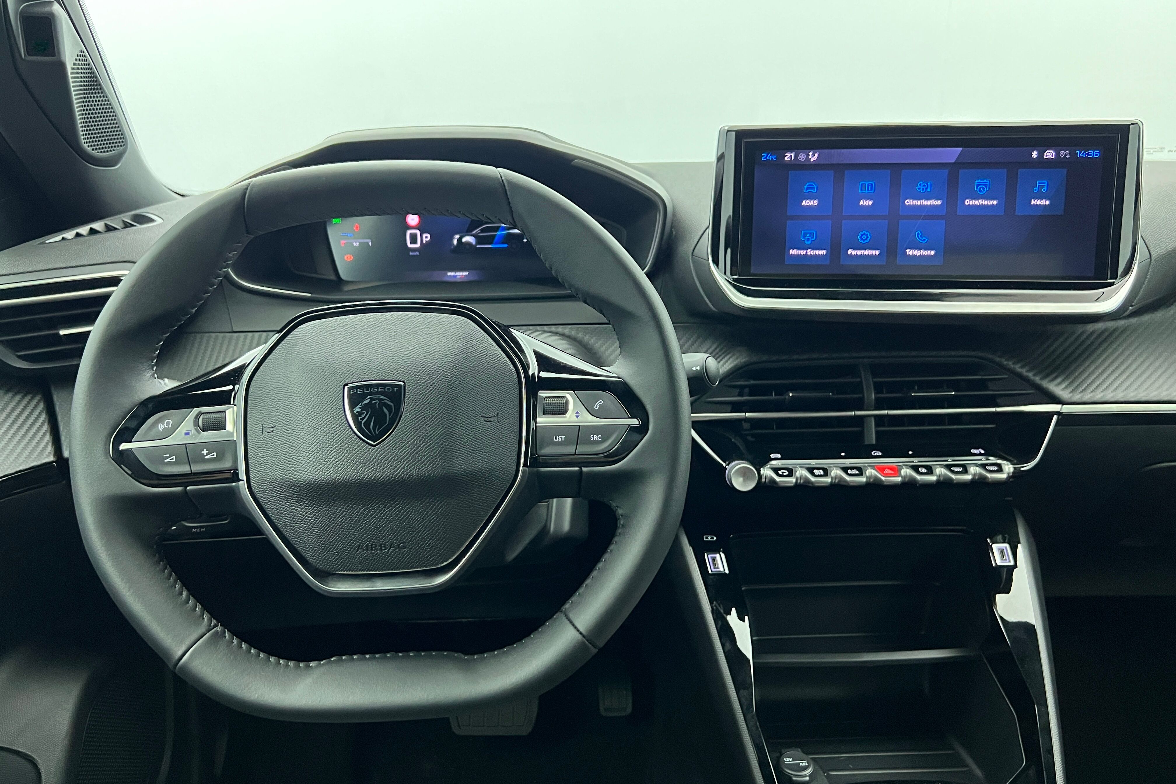 PEUGEOT 2008 SUV Hybride — photo 7