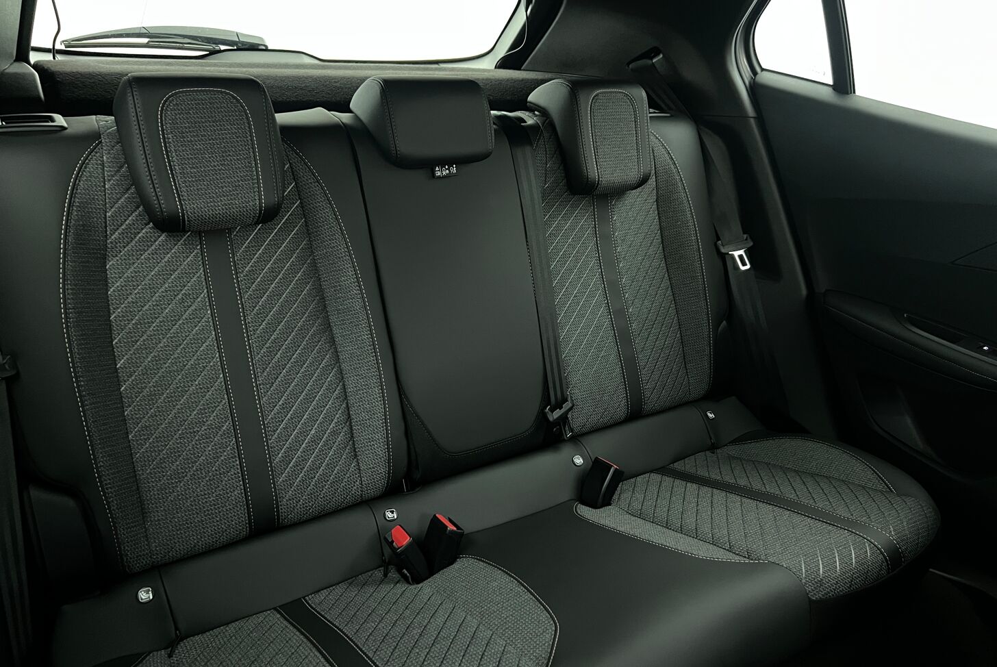 PEUGEOT 2008 SUV Hybride Essence