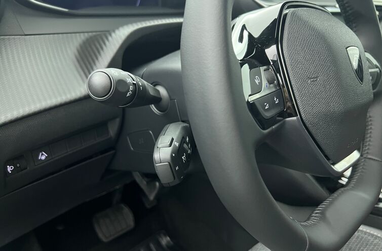 PEUGEOT 2008 SUV Hybride Essence