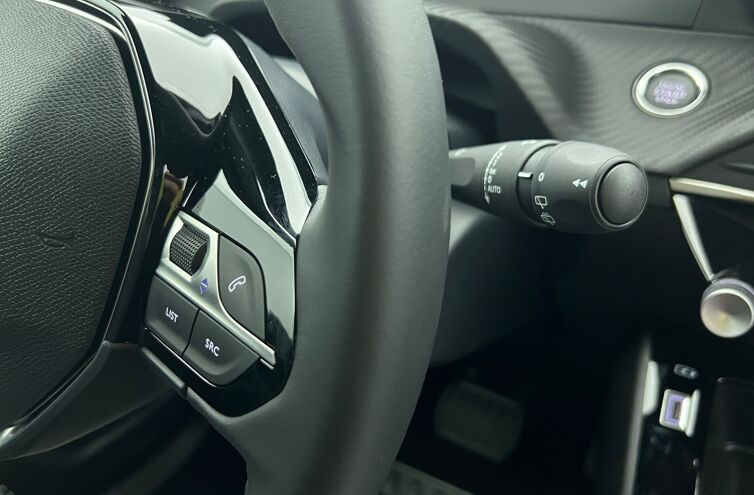 PEUGEOT 2008 SUV Hybride Essence