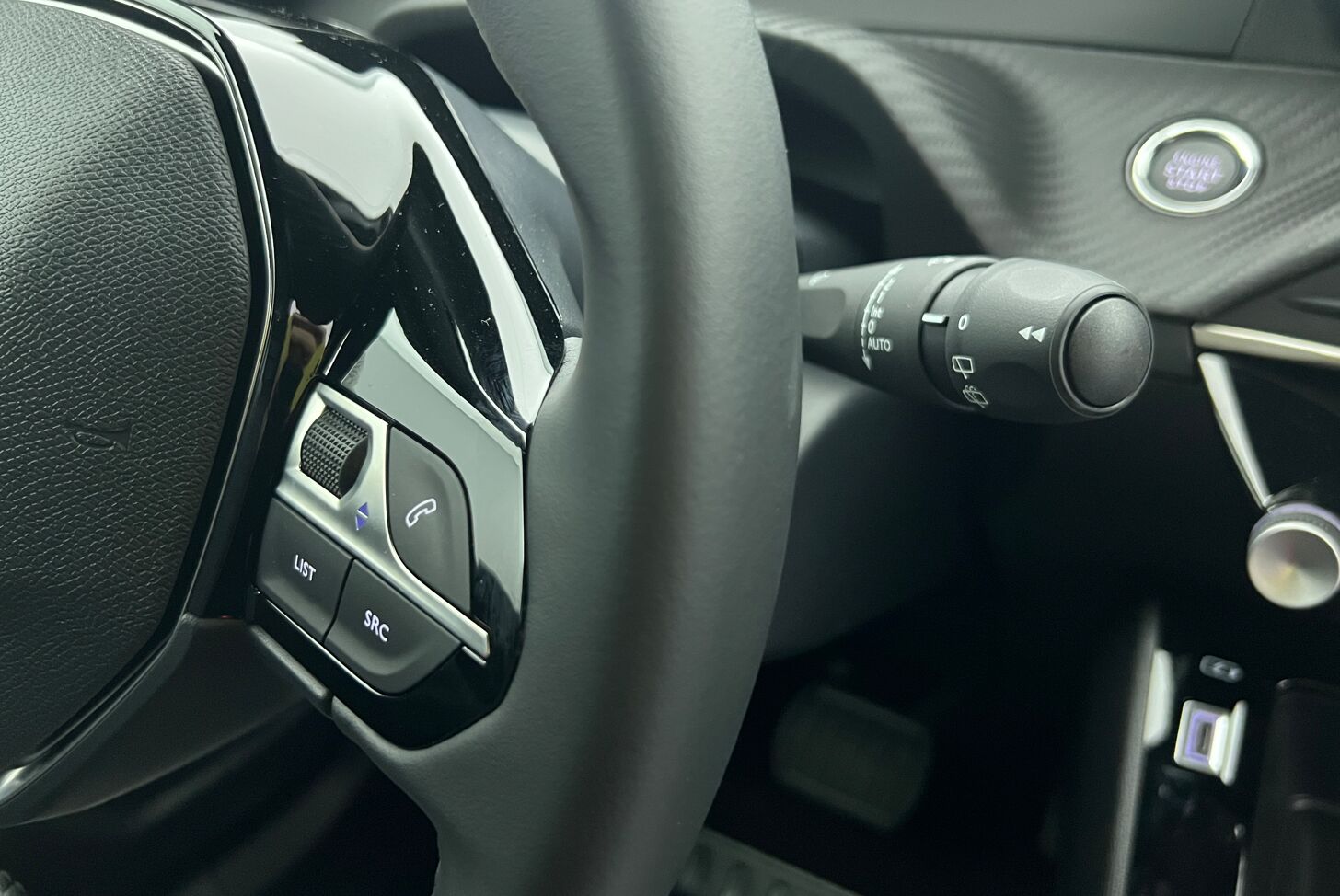 PEUGEOT 2008 SUV Hybride Essence
