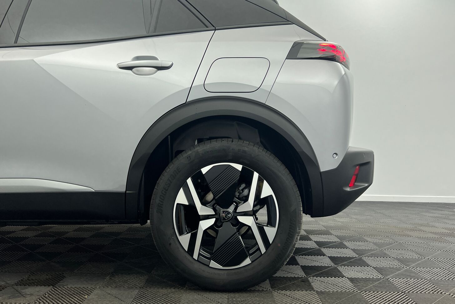 PEUGEOT 2008 SUV Hybride Essence