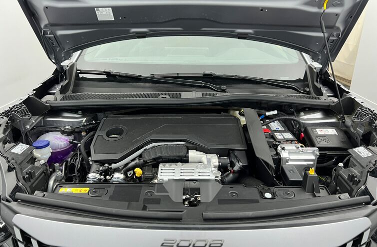 PEUGEOT 2008 SUV Hybride Essence