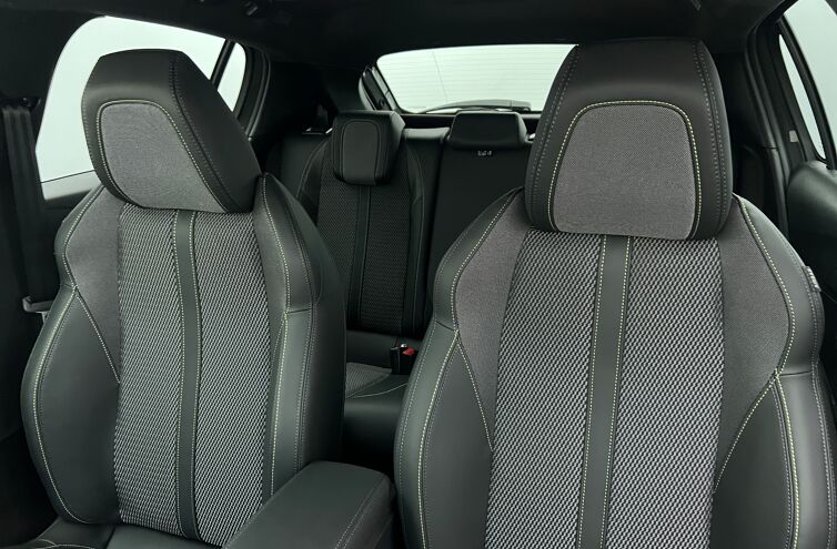 PEUGEOT 208 Berline Hybride Essence