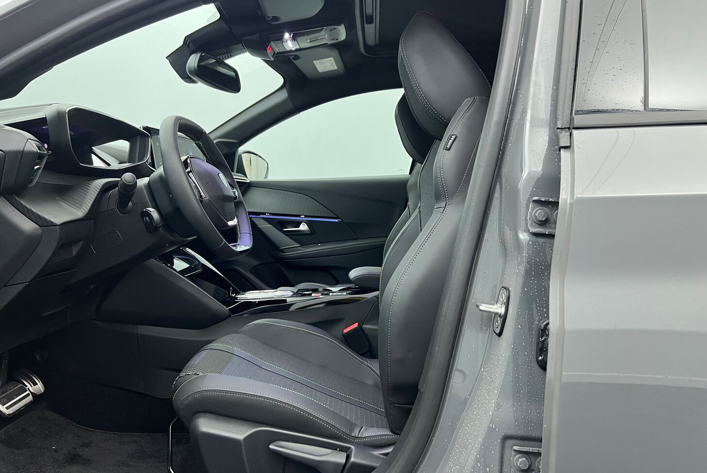PEUGEOT 208 Berline Hybride Essence