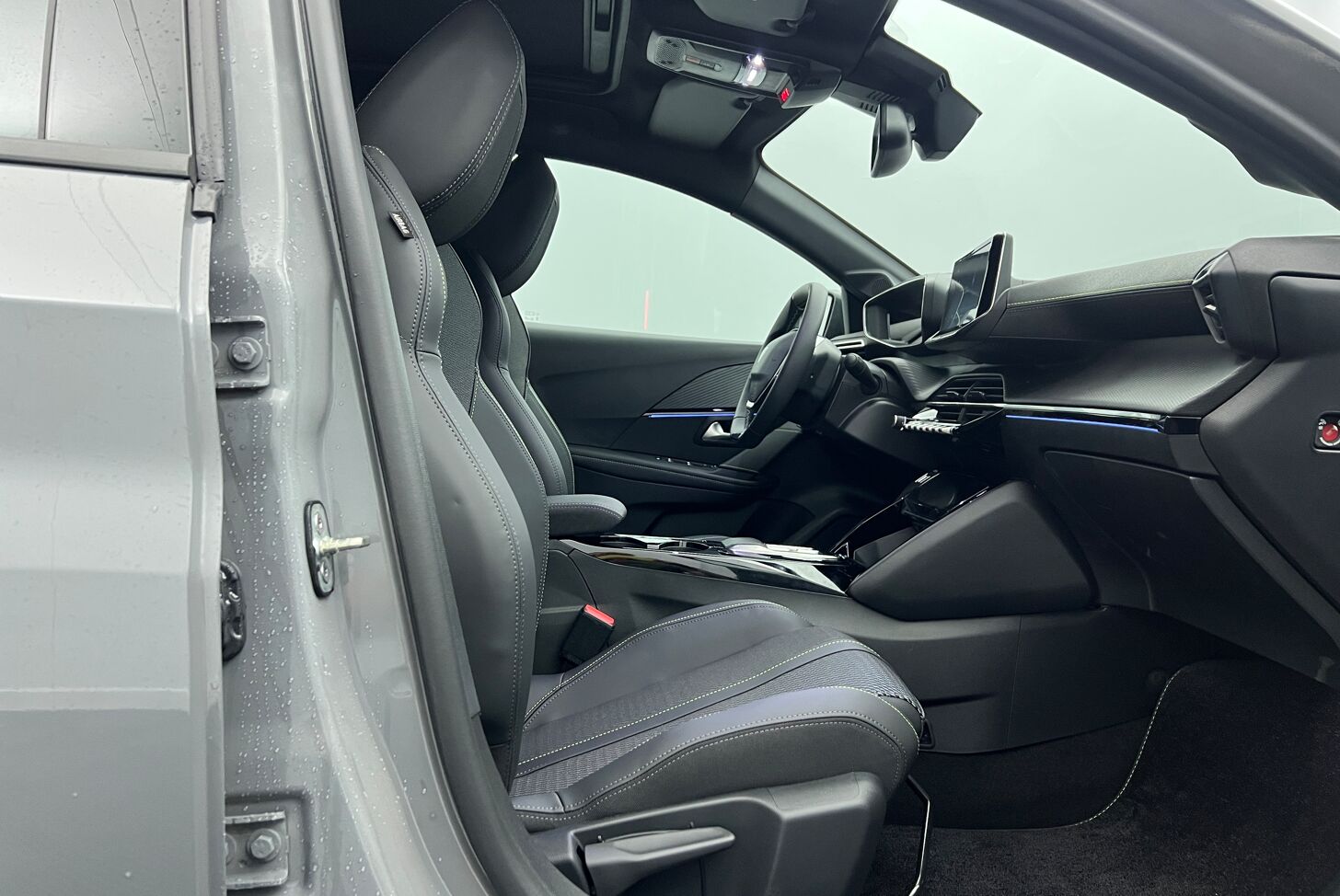 PEUGEOT 208 Berline Hybride Essence