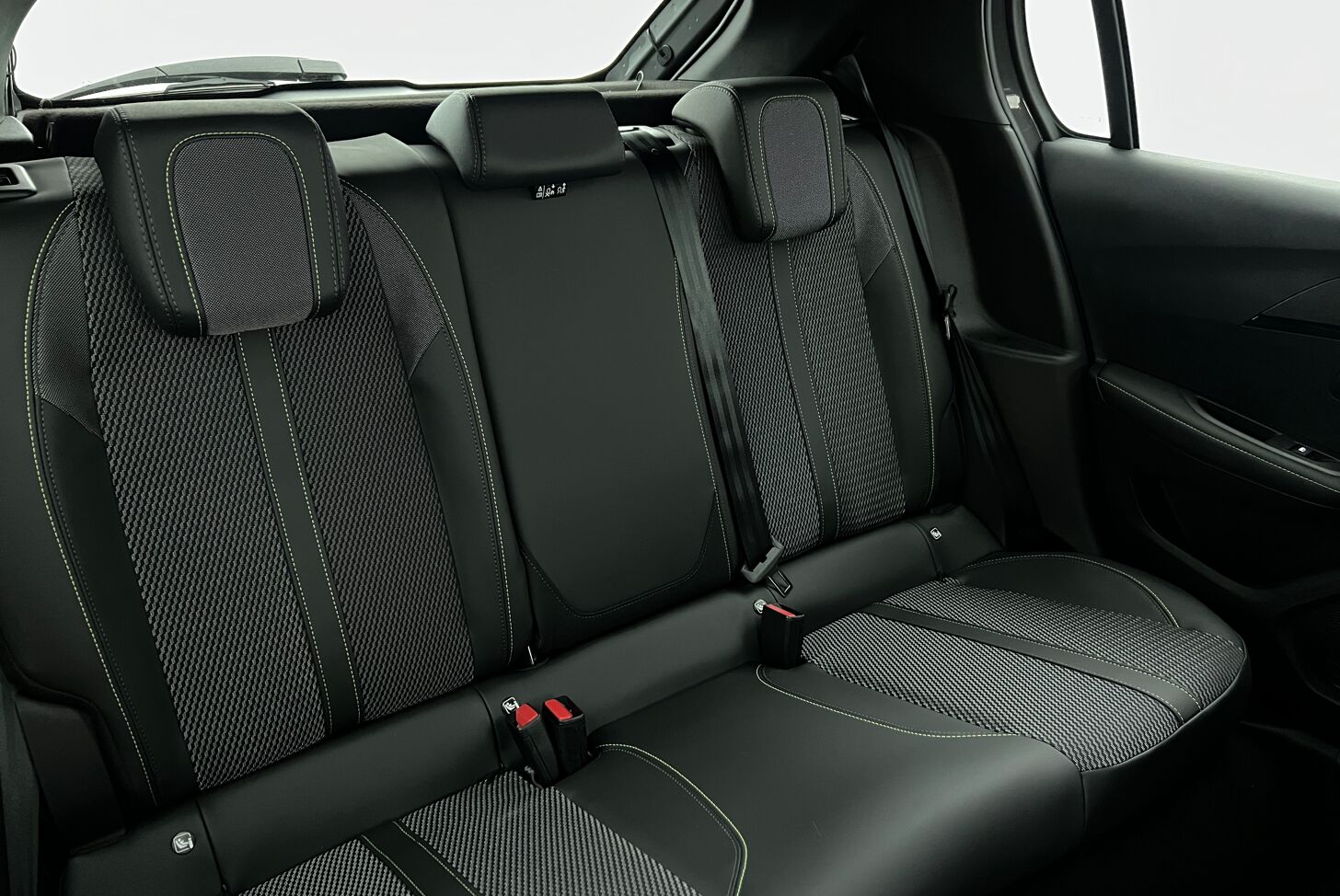 PEUGEOT 208 Berline Hybride Essence