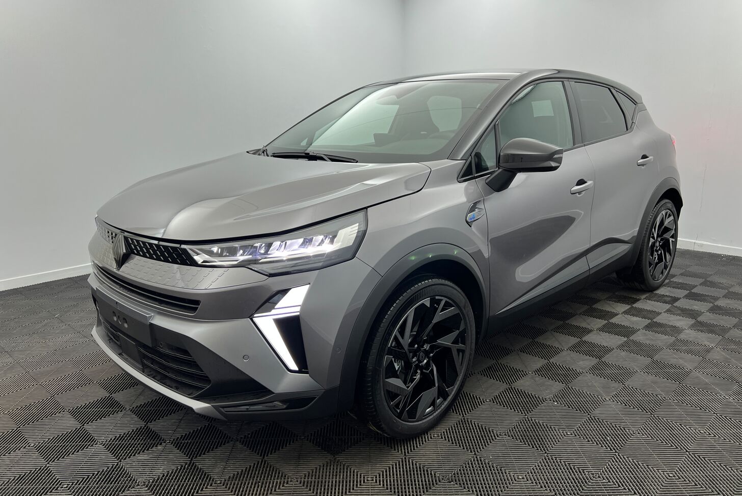 RENAULT Captur SUV Hybride Essence