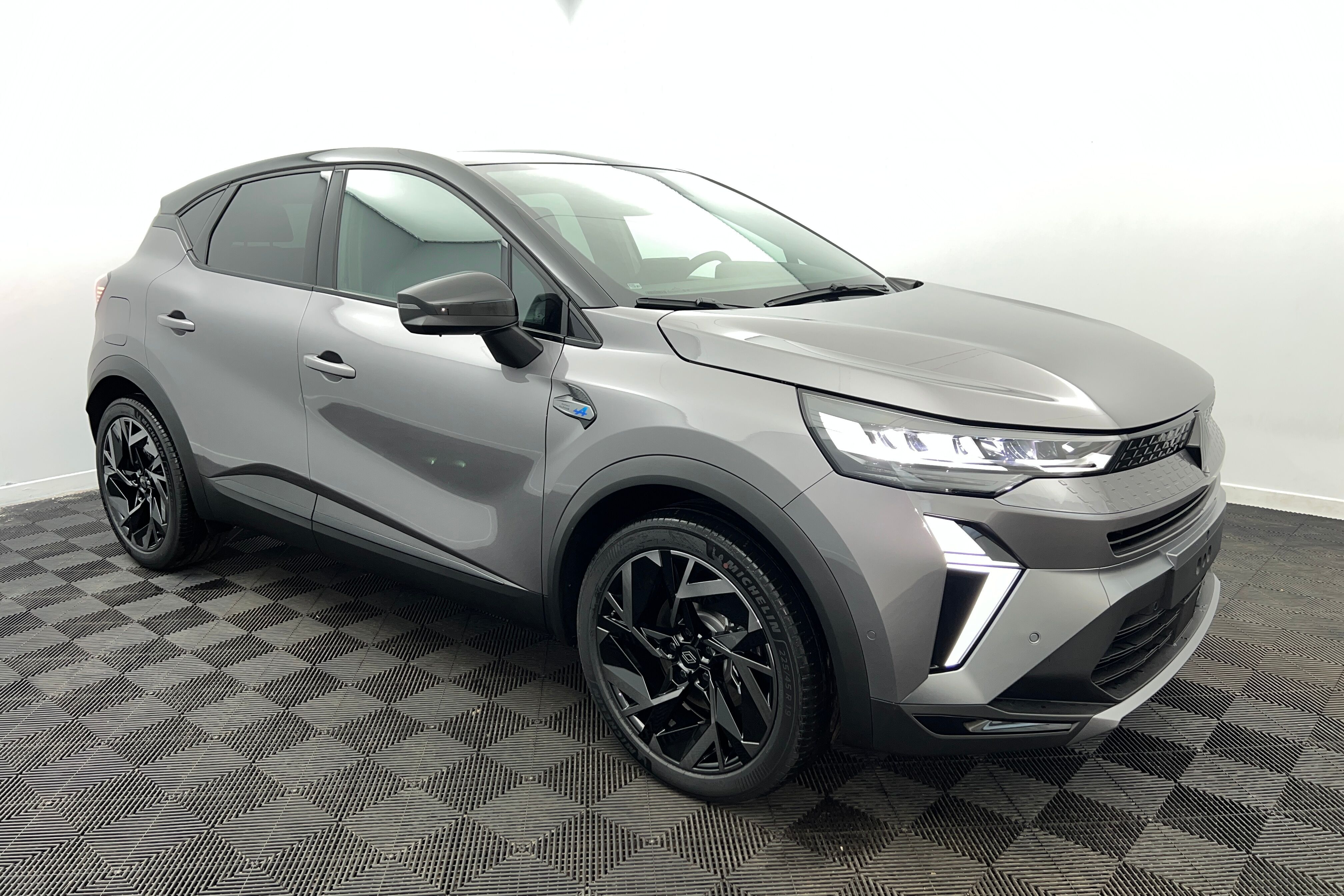 RENAULT Captur SUV Hybride — photo 3