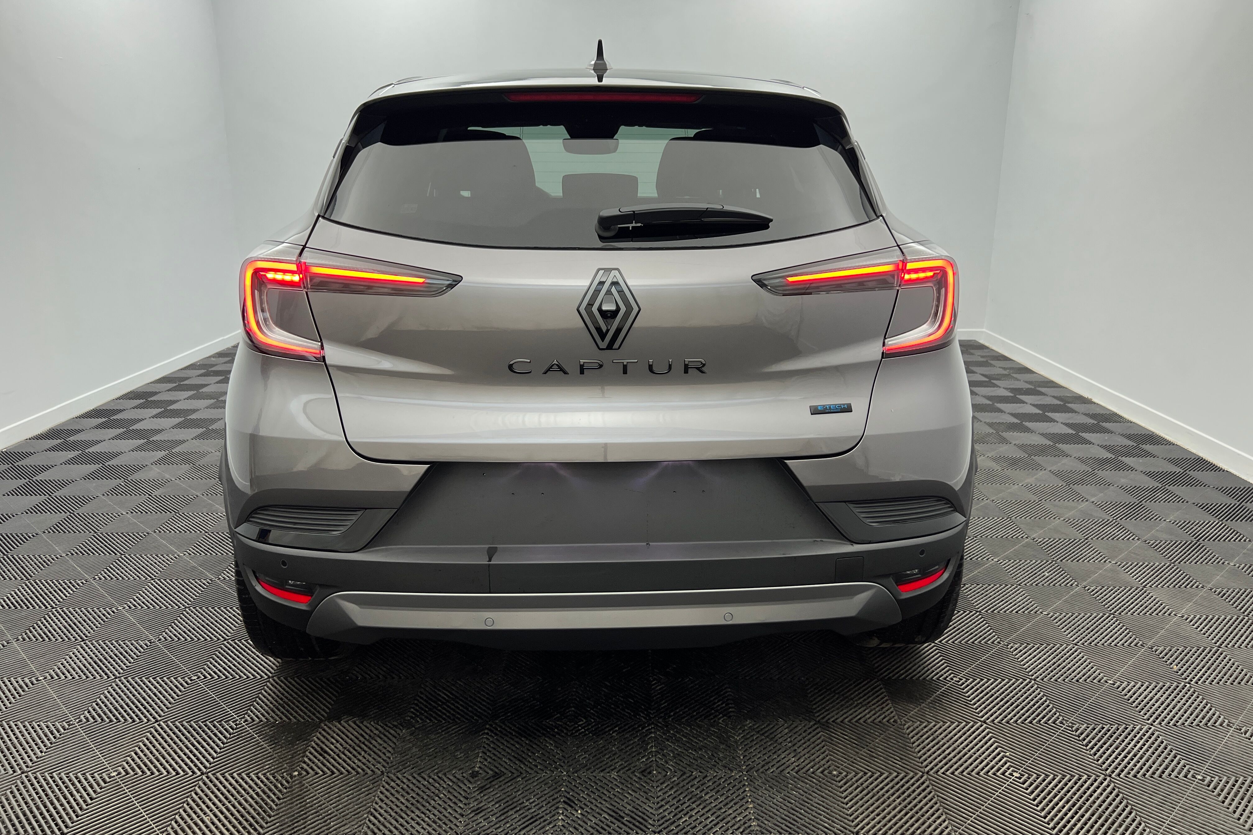 RENAULT Captur SUV Hybride — photo 5
