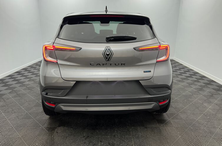 RENAULT Captur SUV Hybride Essence