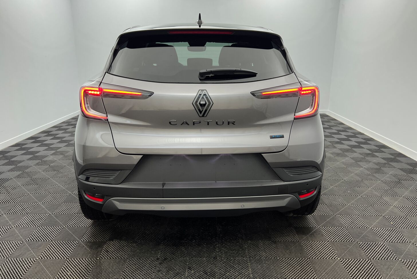 RENAULT Captur SUV Hybride Essence