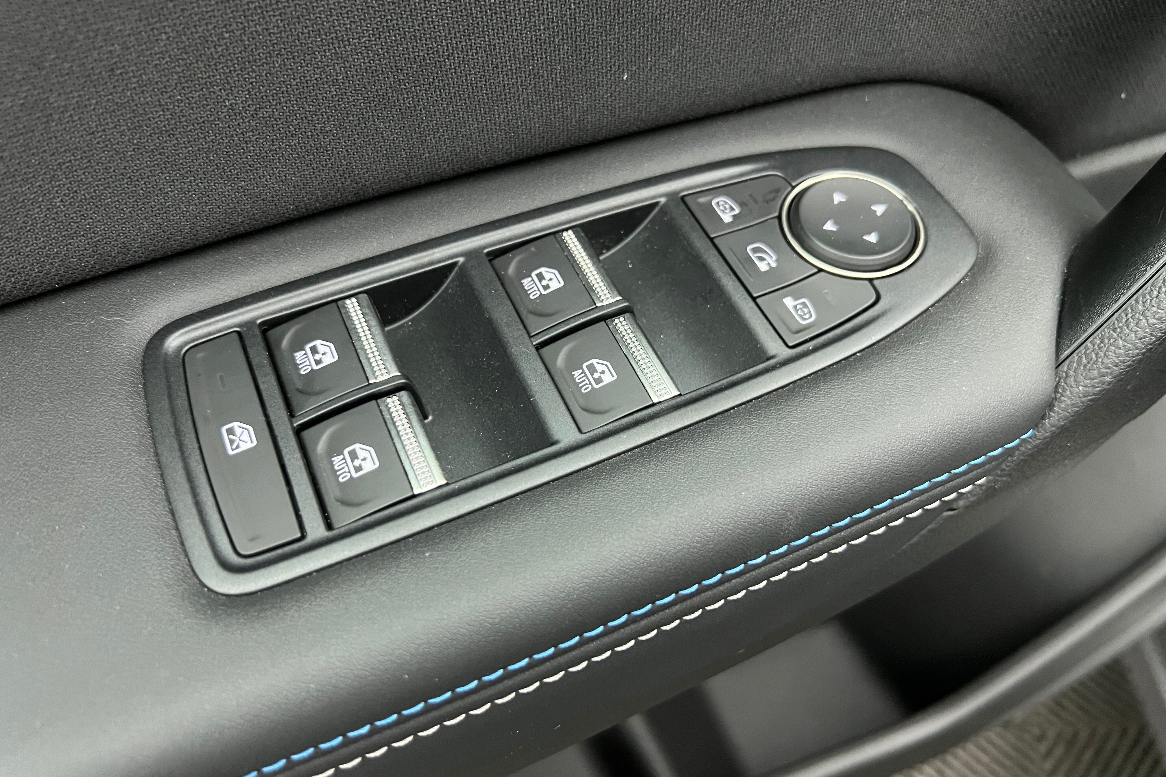 RENAULT Captur SUV Hybride — photo 15