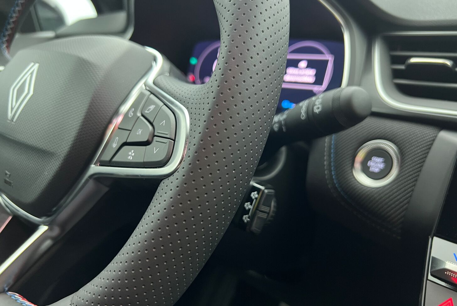RENAULT Captur SUV Hybride Essence
