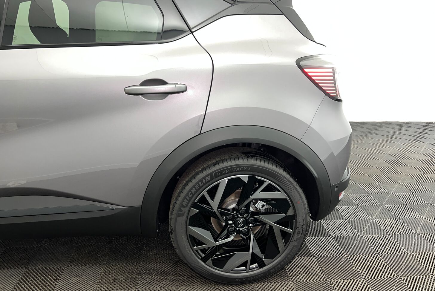 RENAULT Captur SUV Hybride Essence