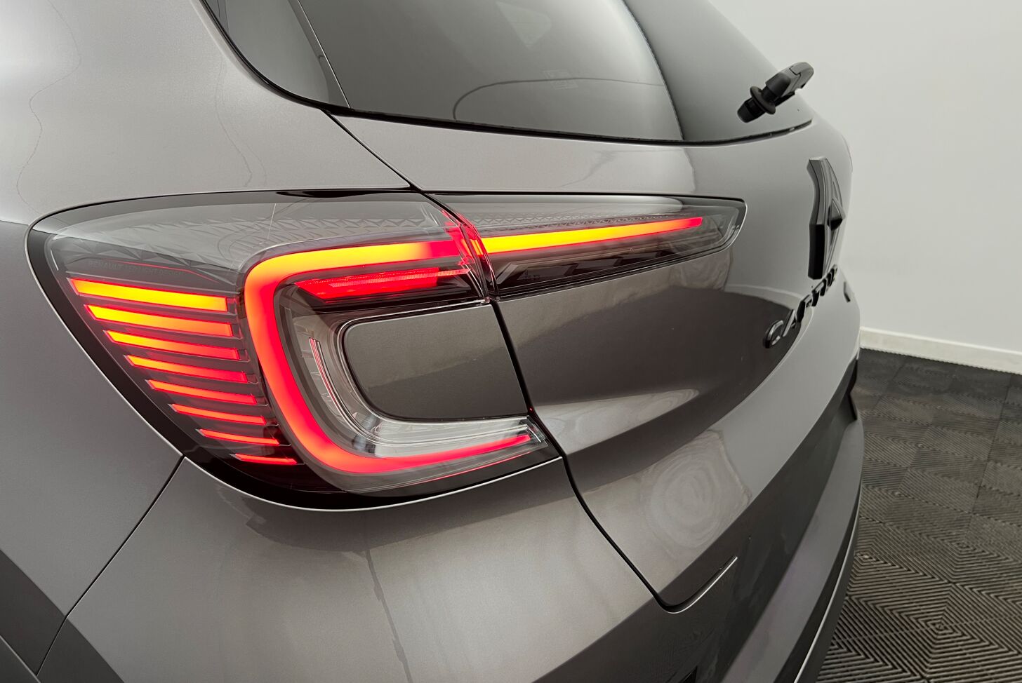 RENAULT Captur SUV Hybride Essence