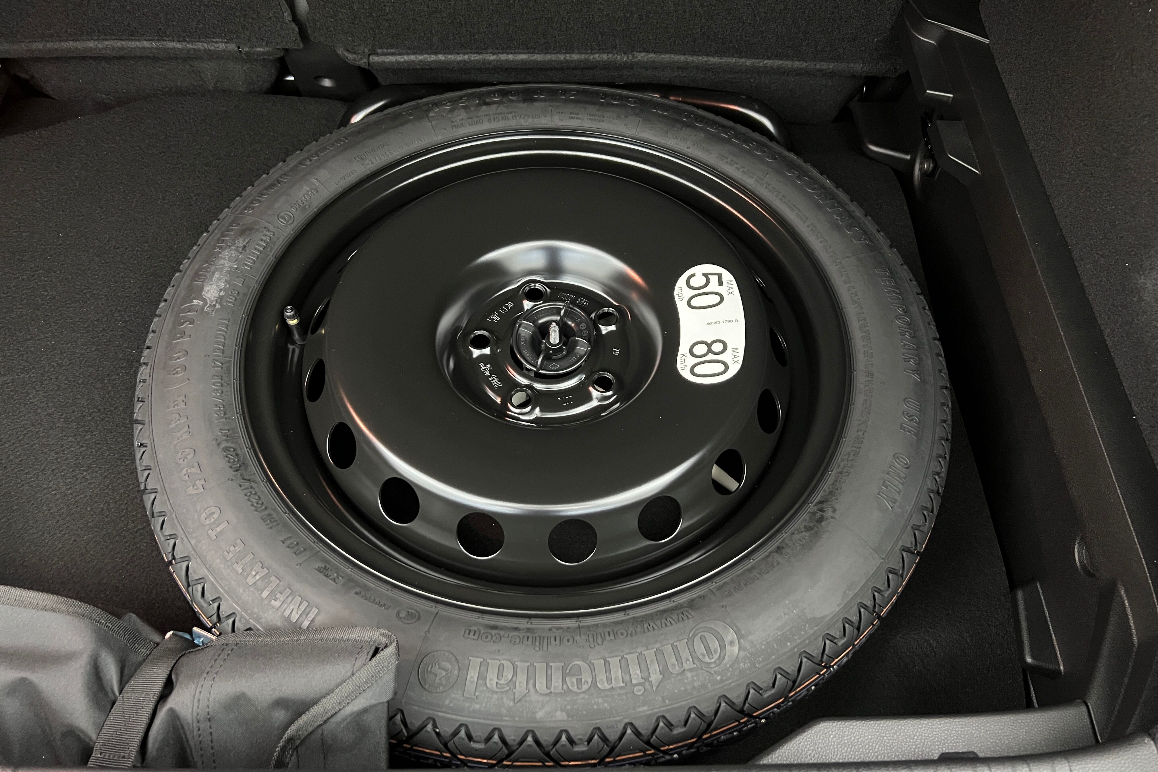RENAULT Captur SUV Hybride — photo 21