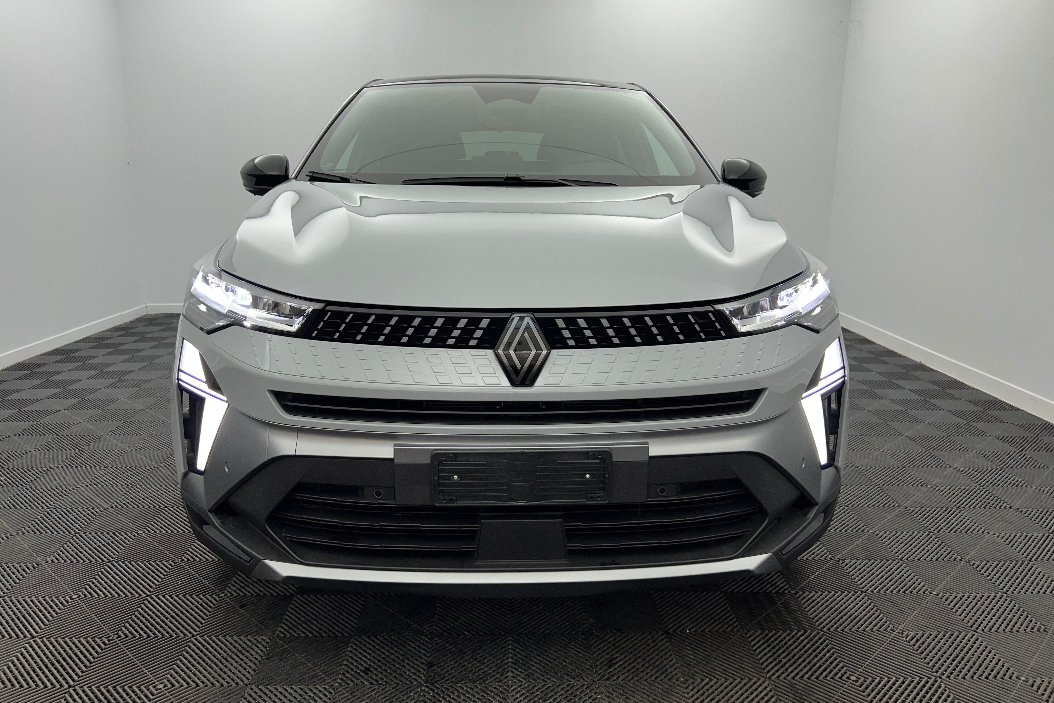 RENAULT Captur SUV Hybride — photo 2