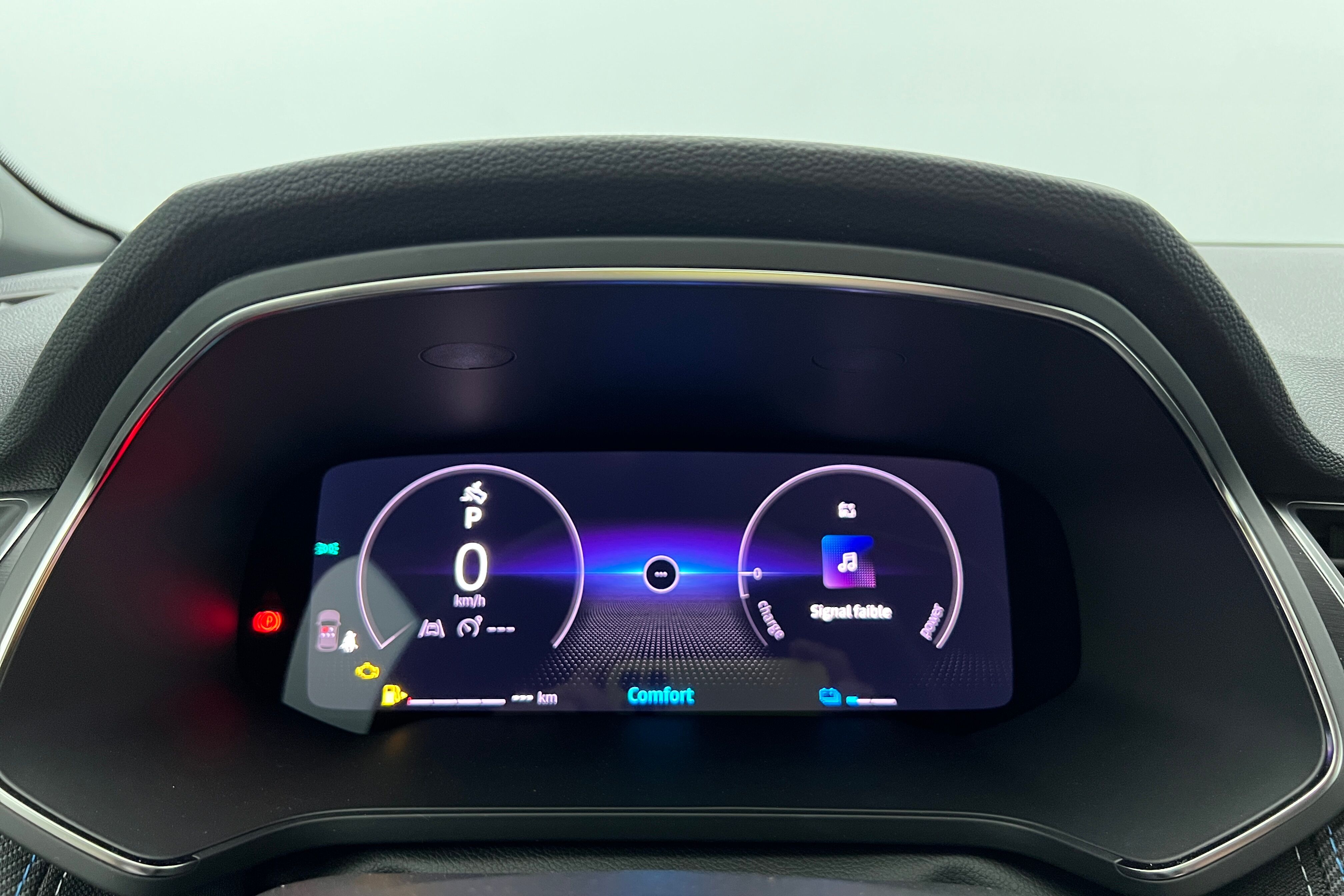 RENAULT Captur SUV Hybride — photo 9