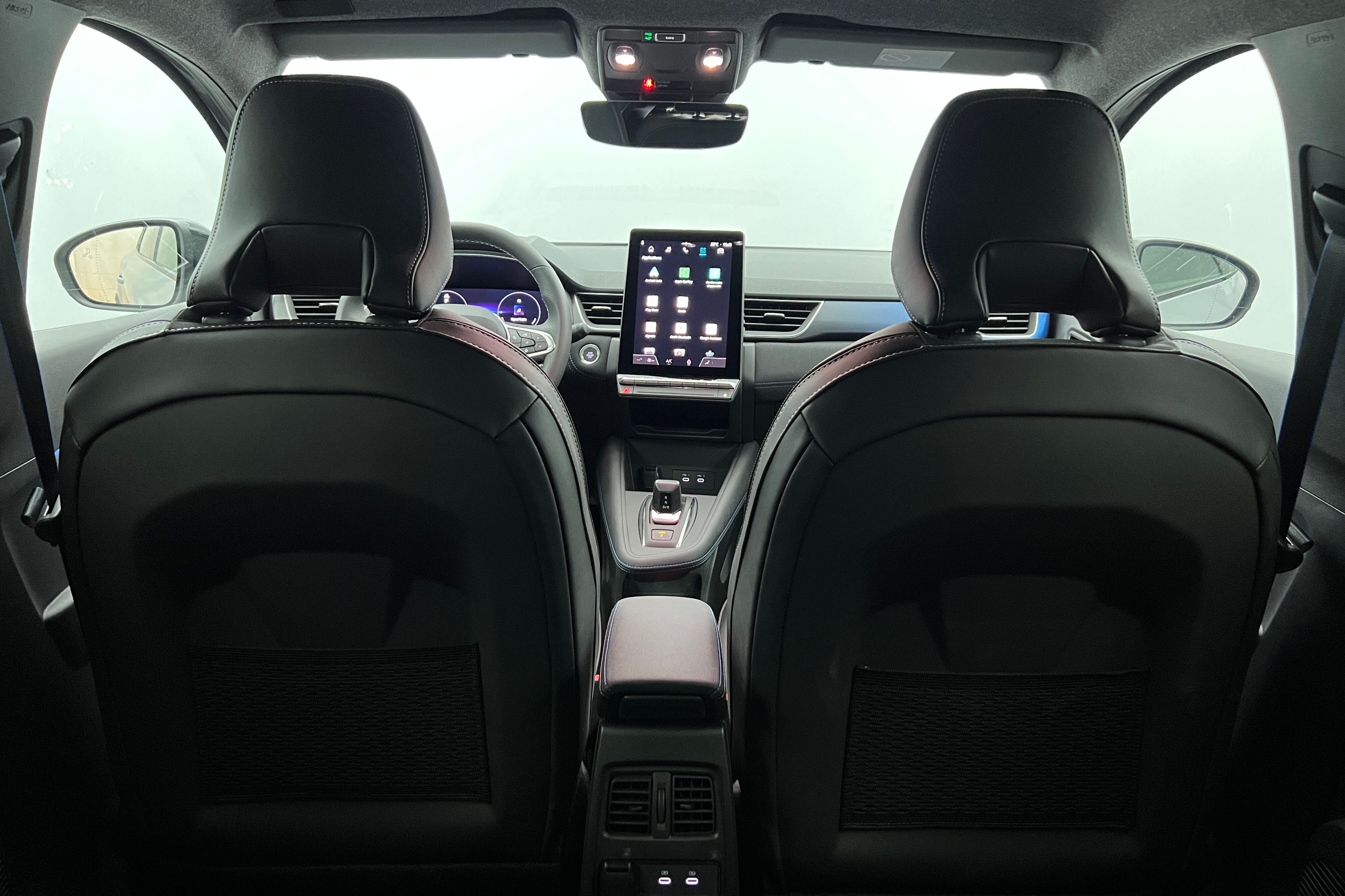 RENAULT Captur SUV Hybride — photo 10