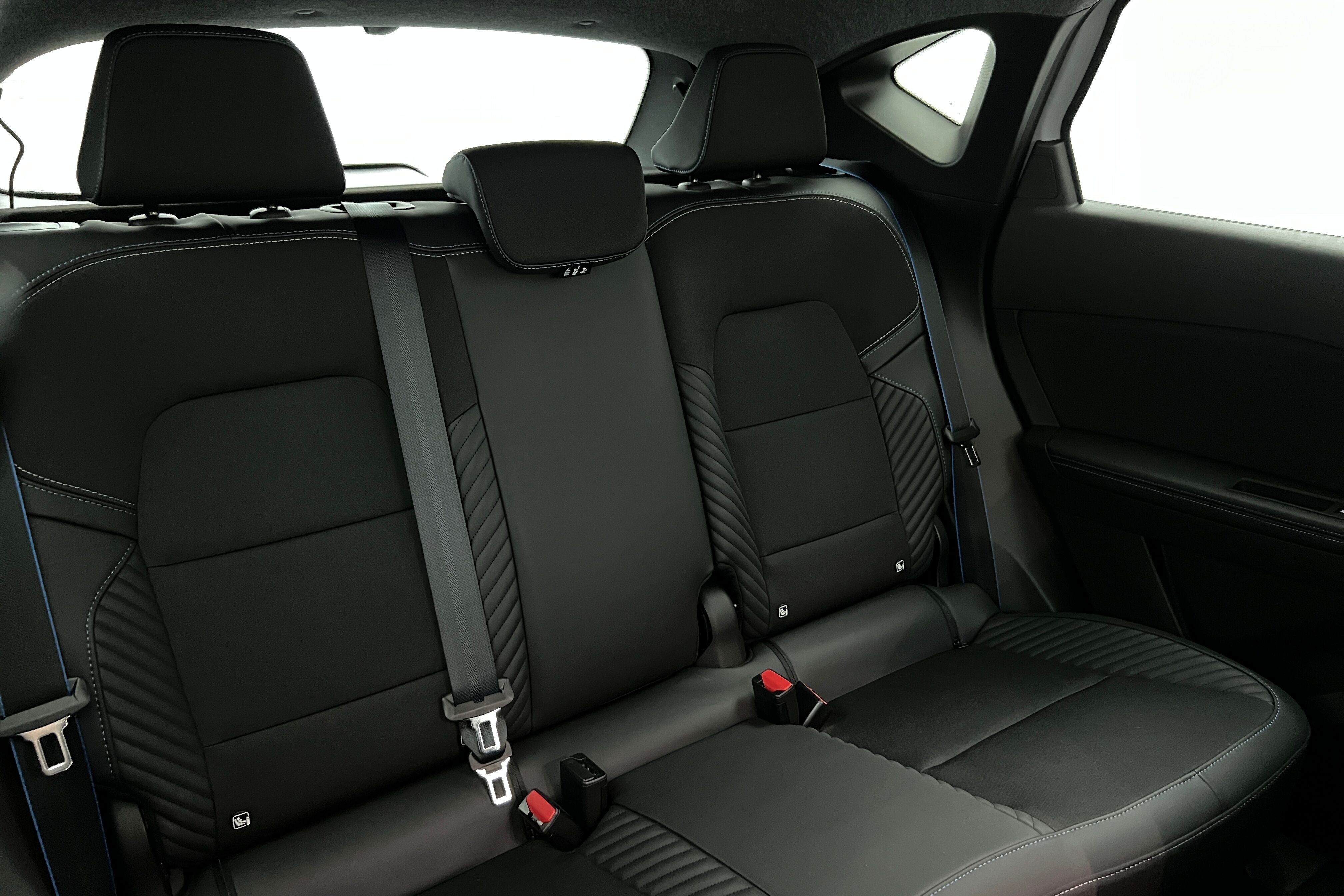 RENAULT Captur SUV Hybride — photo 14