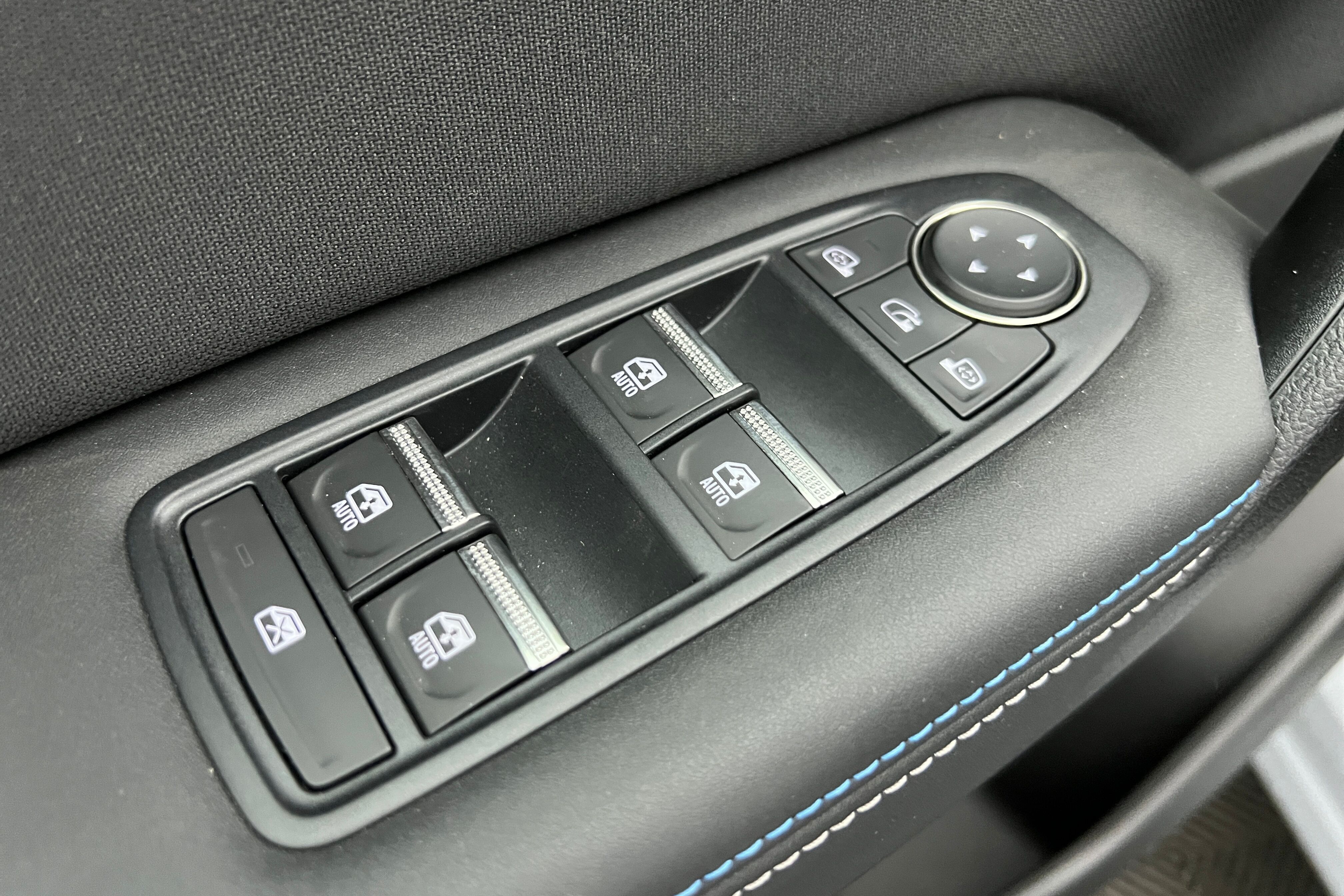 RENAULT Captur SUV Hybride — photo 15